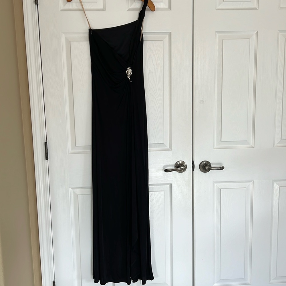 Vintage Black One-shoulder Low V-back Long Gown Stitched Rhinestone Brooch Siz 2 - Picture 5 of 13